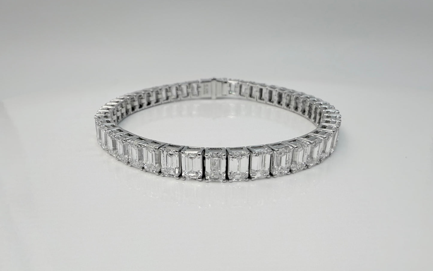Emerald-Cut Diamonds Tennis Bracelet